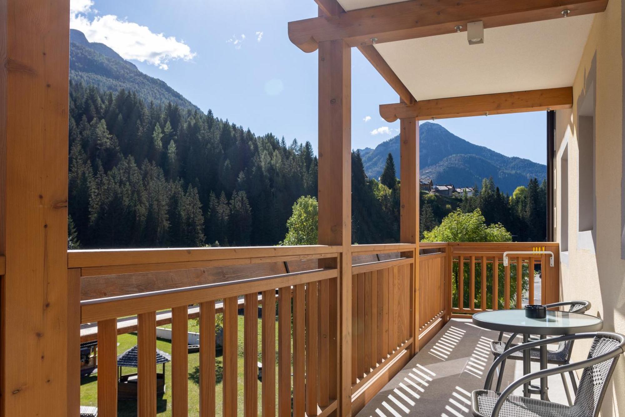 Wellness Hotel Dolomia Soraga Exterior foto